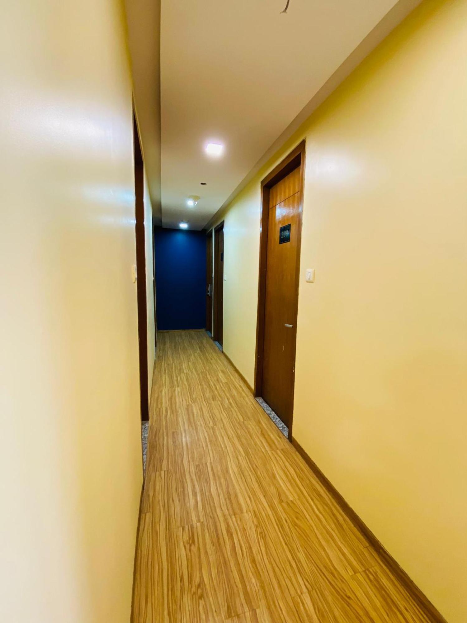 Hotel Arton Regency Near Terminal 2 Airport Мумбаї Екстер'єр фото