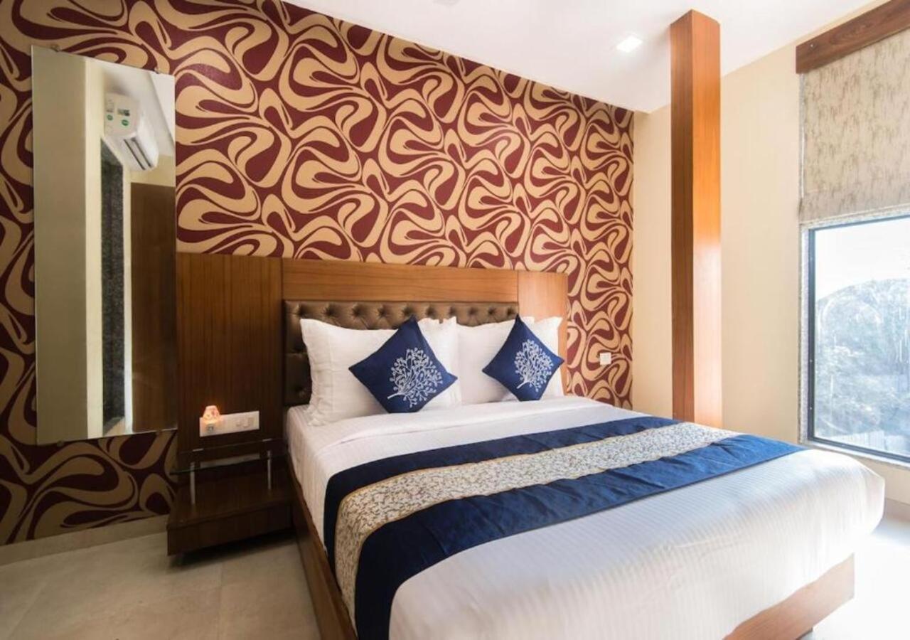 Hotel Arton Regency Near Terminal 2 Airport Мумбаї Екстер'єр фото