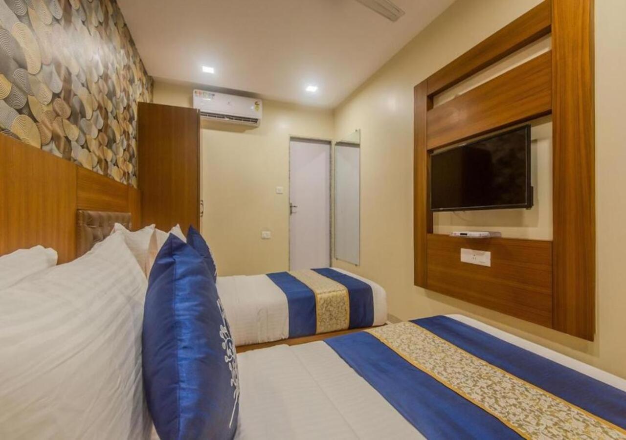 Hotel Arton Regency Near Terminal 2 Airport Мумбаї Екстер'єр фото